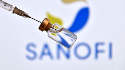 Le laboratoire français Sanofi prévoit de publier les résultats finaux de son essai clinique sur son vaccin contre le Covid-19 durant le premier trimestre 2022.&nbsp;
 (FRANK HOERMANN / SVEN SIMON / AFP)