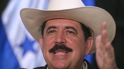 Le président évincé du Honduras, Manuel Zelaya, le 6 juillet 2009 à Managua, au Nicaragua (© AFP/MAYERLING GARCIA)