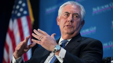 Rex Tillerson, PDG d'ExxonMobil, lors d'une discussion organisée autour des innovations dans l'énergie, le 12 mars 2015 à Washington (Etats-Unis). (NICHOLAS KAMM / AFP)