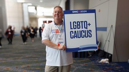 Sean Maloy, a member of the LGBTQ Victory Fund organization, who is participating in the Democratic Party campaign discussions. (VALÉRIE CROVA / RADIOFRANCE)