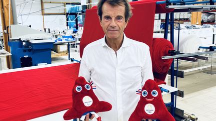 Alain Joly, le fondateur de Doudou et Compagnie. L'entreprise va produire en Bretagne les mascottes des JO 2024.&nbsp; (ALAIN JOLY / DOUDOU ET COMPAGNIE)