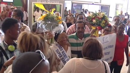  (Retour en Guyane pour la "Super Mamie France 2015" élue dimanche dernier à Nice © Capture d'écran Guyane 1e)