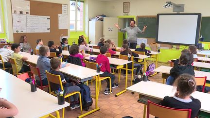 Des cours d'éducation civique sont donnés pour accompagner cette initiative centrée sur le 9e art. (France 3 Centre-Val de Loire)