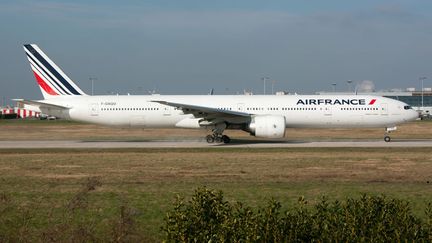 Bruno Le Maire a annoncé&nbsp;une aide de 4 milliards d'euros à Air France qui devra rendre 18 créneaux à Orly (SOPA IMAGES / LIGHTROCKET)