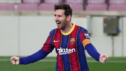 Lionel Messi célèbre un but contre Grenade, le 29 avril 2021 au Camp Nou. (JOAN VALLS / NURPHOTO / AFP)