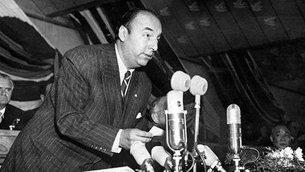 Pablo Neruda en 1955 (AFP)