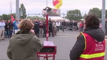 Le Havre : le blocage se poursuit dans le port pétrolier