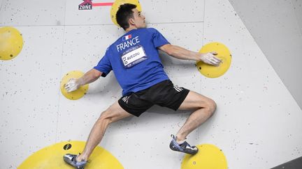 Sam Avezou remporte la médaille d'argent au bloc. Il s'incline pour 0.1 point à la faveur de l'Autrichien Uznik.