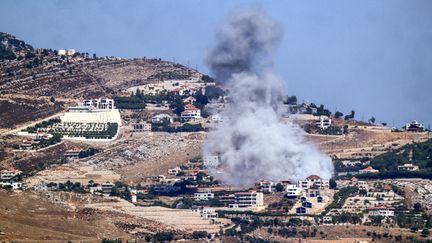 Un village du sud du Liban attaqué par Israël, le 25 septembre. (RABIH DAHER / AFP)