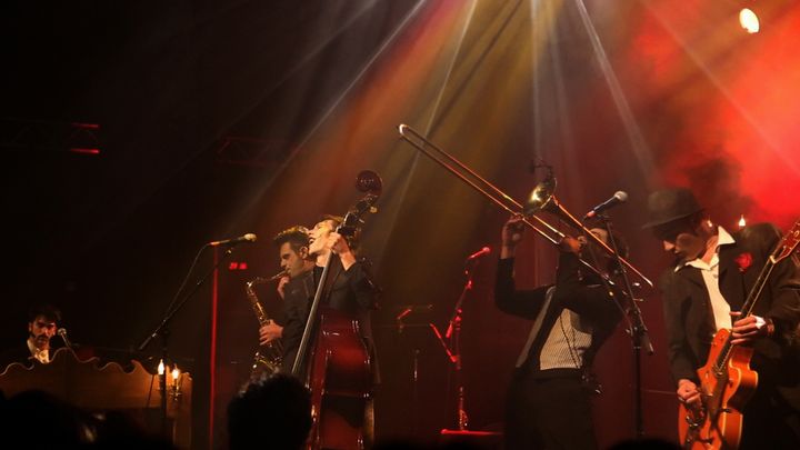 Mac Abbé et le Zombi Orchestra sur scène
 (Ventoro)