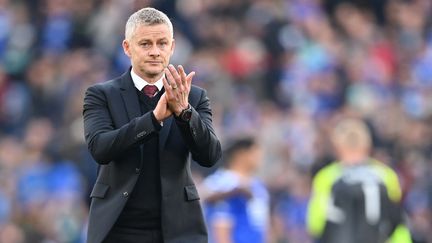 Ole Gunnar Solskjaer avec Manchester United face à Leicester City au King Power Stadium le 16 octobre 2021. (PAUL ELLIS / AFP)