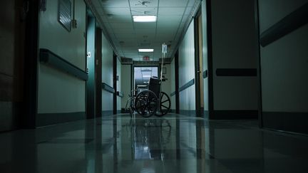 En moyenne, chaque praticien hospitalier a cumul&eacute; six mois de RTT depuis la mise en place des 35 heures. (MORTEN SMIDT / AFP)