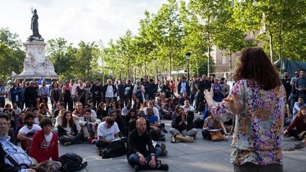 En 2016,&nbsp;de nombreux Français s'étaient réunis dans le cadre de Nuit Debout et avaient expérimenté des débats, conférences et propositions de démocratie participative (ici le 27 mai 2016 place de la République à Paris). (RODRIGO AVELLANEDA / ANADOLU AGENCY)