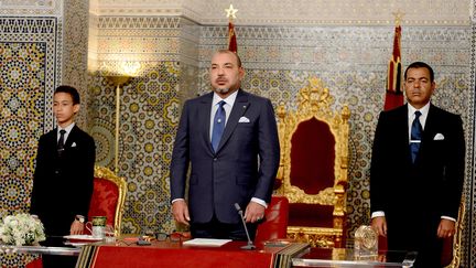 Le roi du Maroc, Mohammed VI, le 20 ao&ucirc;t 2015 &agrave;&nbsp;T&eacute;touan (Maroc). (MOROCCAN ROYAL PALACE / AFP)