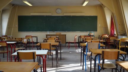 Une salle de classe d'un collège parisien, le 5 mars 2021.&nbsp; (MYRIAM TIRLER / HANS LUCAS / AFP)