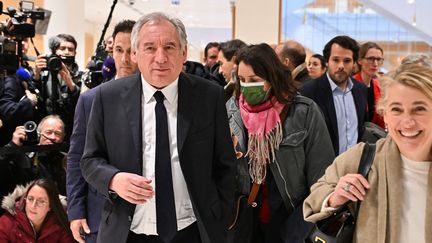 François Bayrou quittant le tribunal judiciaire de Paris, après son acquittement le 5 février 2024. (MIGUEL MEDINA / AFP)