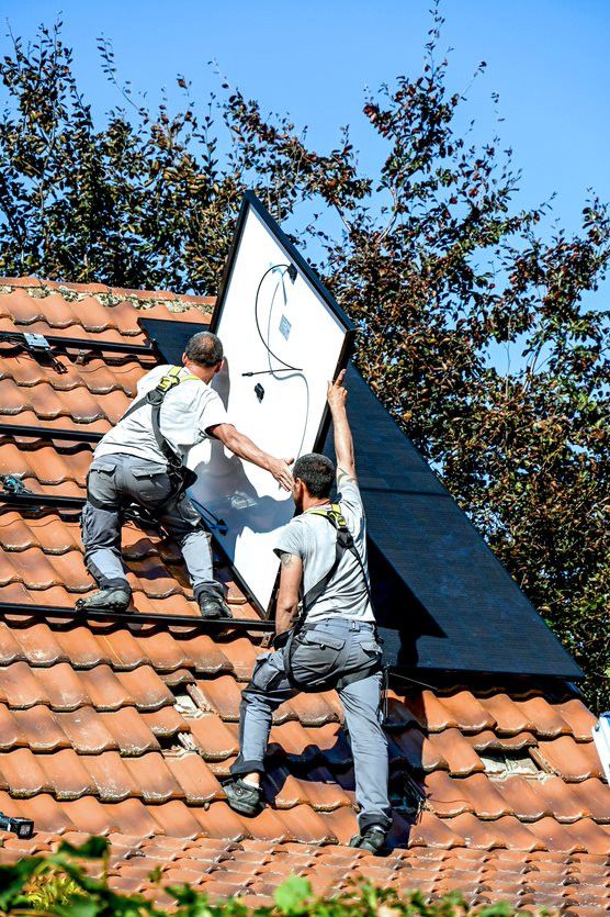 Le dossier "Travailler en France" du Pèlerin, en kiosque le 17 février.&nbsp; (© Jean-Luc Flmal/BELPRESS/MAXPPP)