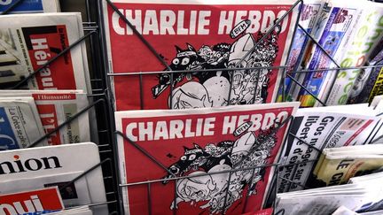 Des exemplaires de "Charlie Hebdo" en kiosque &agrave; Montpellier (H&eacute;rault), le 25 f&eacute;vrier 2015. (PASCAL GUYOT / AFP)