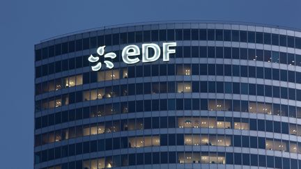 EDF propose à ses salariés de travailler plus en échange de 10 000 euros