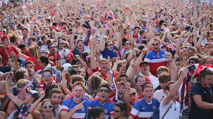 Le 22 juin 2014, plus de 10 000 personnes ont regard&eacute; le match Etats-Unis-Portugal, &agrave; Grant Park, &agrave; Chicago. (SCOTT OLSON / AFP)