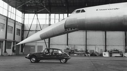 &nbsp; (Deux signes du modernisme industriel français : la Citroën DS et le Concorde)