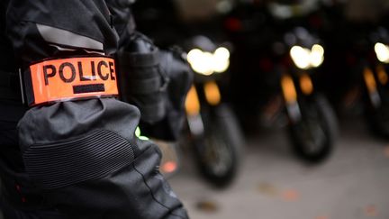 Cette opération a mobilisé 170 militaires de la gendarmerie, dont cinq équipes cynophiles dédiées à la recherche de stupéfiants, d'armes et de billets de banque. (MARTIN BUREAU / AFP)