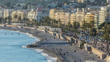 Les mafieux seraient tr&egrave;s implant&eacute;s sur la C&ocirc;te d'Azur (ici,&nbsp;Nice, le 20 mars 2015), selon l'ouvrage "Razzia sur la Riviera". (ALIZEE PALOMBA / ONLY FRANCE)