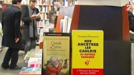 Rentrée littéraire 2011 : l&#039;Histoire se vend bien en librairie
 (Culturebox)