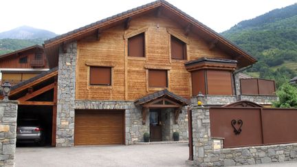 Le chalet o&ugrave; s'est d&eacute;roul&eacute; le drame familial &agrave; Bozel, pr&egrave;s de Courchevel. (ANTOINE AGASSE / AFP)