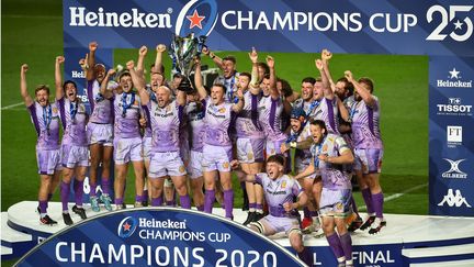 Exeter soulève sa première Champions Cup après sa victoire contre le Racing 31-27 (GLYN KIRK / AFP)