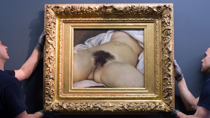 Le tableau "L'Origine du monde", peint par Gustave Courbet, pris en photo au musée d'Ornans (Doubs), le 3 juin 2014. (SEBASTIEN BOZON / AFP)