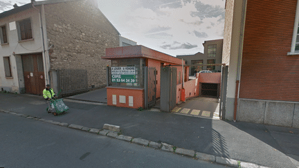 L'entrée du 99 rue Molière, à Ivry-sur-Seine&nbsp;(Val-de-Marne). (GOOGLE STREET VIEW / FRANCEINFO)