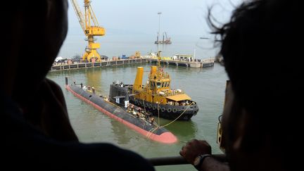 Arrivée fin octobre 2015 à Mumbai en Inde du premier sous-marin Scorpène (INDRANIL MUKHERJEE / AFP)