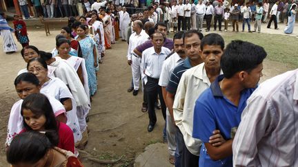 Le scrutin a d&eacute;buit&eacute; &agrave; plus de 2 000 km de New Delhi et s'ach&egrave;vera dans plus d'un mois dans l'Uttar Pradesh, l'Etat le plus peupl&eacute; du pays qui abrite le Taj Mahal. (RUPAK DE CHOWDHURI / REUTERS)