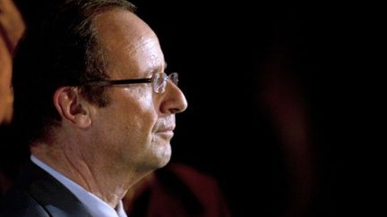 François Hollande aux Mureaux, le 26 septembre 2011. (FRED DUFOUR / AFP)