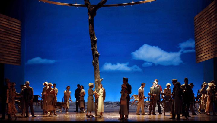 "Carousel" au Théâtre du Châtelet - Décors Anthony Ward
 (FRANCOIS GUILLOT / AFP)