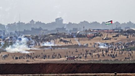 Les violences sur la bande de Gaza ont fait près de 60 morts, le lundi 14 mai 2018. (AHMAD GHARABLI / AFP)