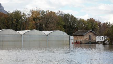 Des inondations en Haute-Savoie, le 15 novembre 2023. (GREGORY YETCHMENIZA / LE DAUPHINE / MAXPPP)