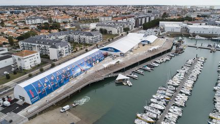 Le village du Vendée Globe 2020 aux Sables-d'Olonne. (THOMAS BREGARDIS / MAXPPP)