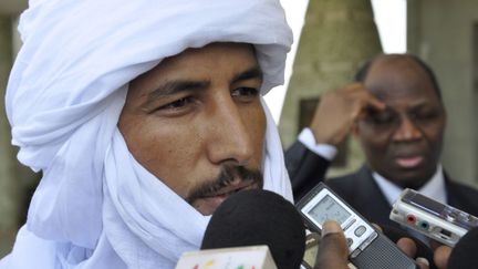 Le leader politique touareg appartient au Mouvement national de libération de l’Azawad (MNLA). Agé de 39 ans, Bilal Ag Acherif est l’un des représentants de la principale coalition des mouvements rebelles du Nord-Mali qui ont signé un accord de paix avec l’Etat malien.  (AFP/ Ahmed Ouoba)