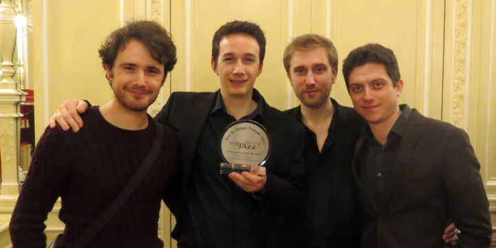 Quatre membres-clés de l'Amazing Keystone Big Band : le trompettiste David Enhco, le pianiste Fred Nardin, le saxophoniste Jon Boutellier et le tromboniste Bastien Ballaz, et leur trophée en main, au Théâtre du Châtelet (14 janvier 2014)
 (Annie Yanbékian)