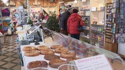 Dans le Morbihan, une biscuiterie a eu l’idée de créer une galette&nbsp;revisitée&nbsp;en Kouing&nbsp;Amann&nbsp;des rois, le gâteau spécialité de la Bretagne.&nbsp;Explications. (CAPTURE D'ÉCRAN FRANCE 3)