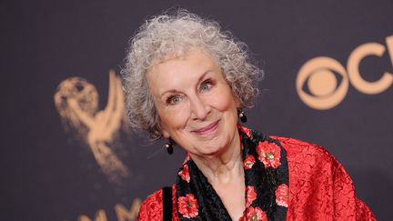 Margaret Atwood à la 69e cérémonie des Emmy Awards, à Los Angeles (Californie, Etats-Unis), le 17 septembre 2017. (JASON LAVERIS / FILMMAGIC / GETTY IMAGES)