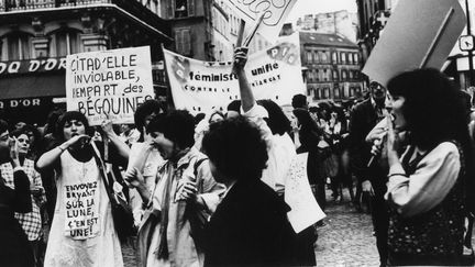 La première Marche des fiertés LGBT, le 25 juin 1977 à Paris. (ANNE-MARIE FAURE-FRAISSE)