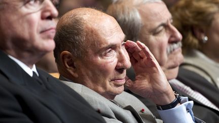 L'industriel et s&eacute;nateur UMP Serge Dassault &agrave; Longjumeau (Essonne), le 2 f&eacute;vrier 2012. (LIONEL BONAVENTURE / AFP)