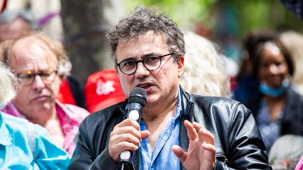 Patrick Pelloux, médecin urgentiste, lors d'une manifestation à Paris, le 7 juin 2022. (STR / AFP)