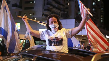 Les affiliés du Likoud et supporters de Donald Trump participent à un rassemblement&nbsp;à Beit Shemesh (Israël), le 2 novembre 2020. (MENAHEM KAHANA / AFP)