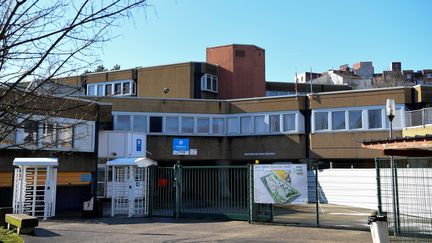 L'entrée du lycée de&nbsp;Villefontaine (Isère) où est scolarisée la jeune Mila, le 30 janvier 2020. (JEAN-PIERRE CLATOT / AFP)