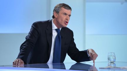 Le ministre du Budget, J&eacute;r&ocirc;me Cahuzac, sur le plateau de "C Politique" sur France 5, le 28 octobre 2012. (IBO / SIPA)