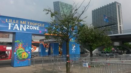  La "fan zone" de Lille prend forme au parc Matisse, dans le quartier d'Euralille, le 5 juin 2016. (FRANCE 3 NORD-PAS-DE-CALAIS)